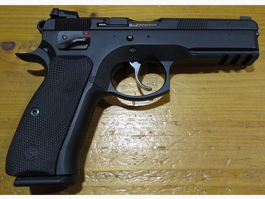 Pistolet Samopowtarzalny CZ 75 SP01 Shadow z Walizką i 2 Dodatkowymi Magazynkami w Doskonałym Stanie