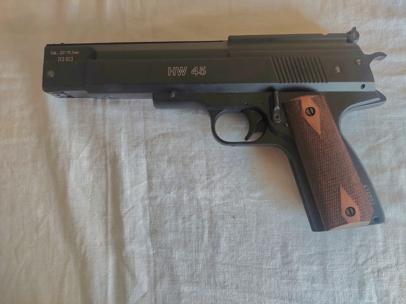 Weihrauch HW45 pistola ad aria compressa 5,5 mm Diabolo brunita + accessori, immagine 3 di 16