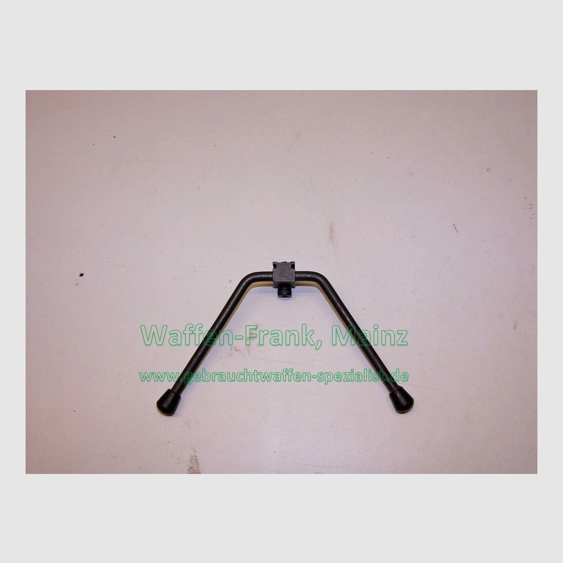 Diversos fabricantes de soporte para rifles (bipode)