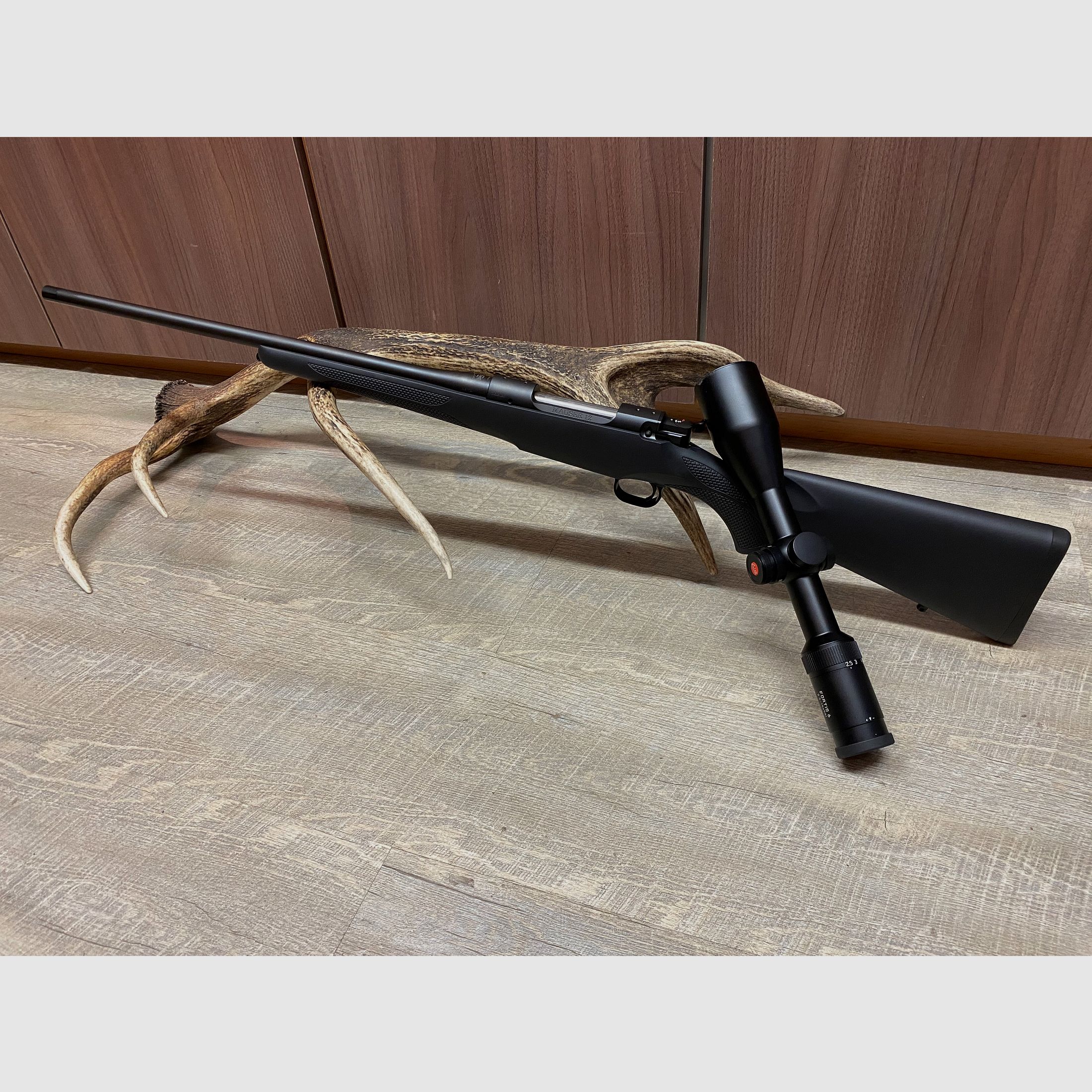 Mauser M12 Extreme, con Leica Fortis 2,5-15x56 i, sin riel
