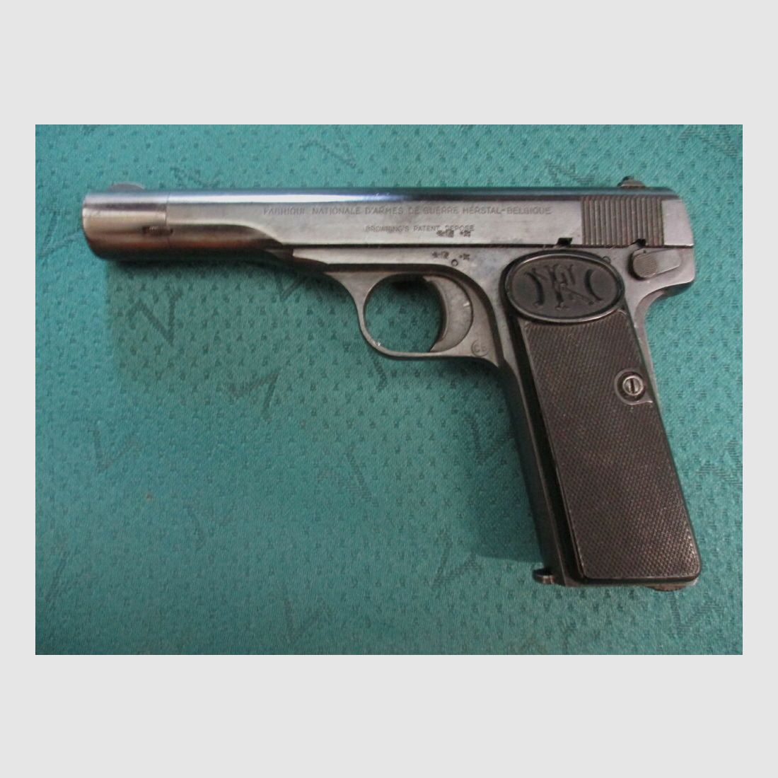Pistolet FN 10/22 7,65mm Browning 10/22