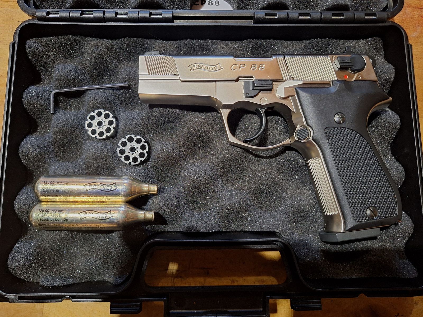 Walther CP88 Nickel (4,5 mm Diabolo) – condizioni top nella valigetta originale + accessori