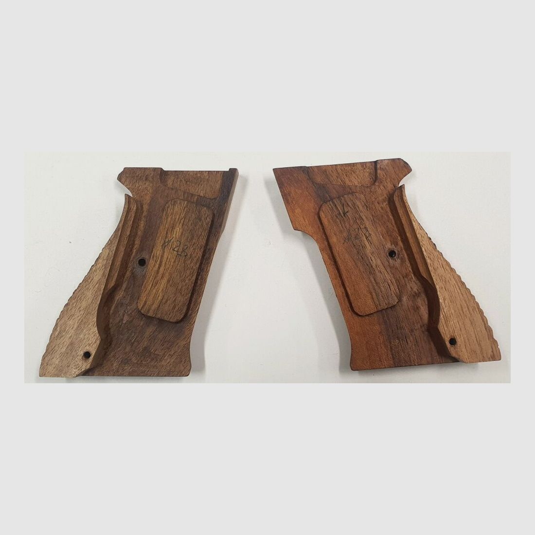 Unbekannt Matchgriffschalen aus Holz