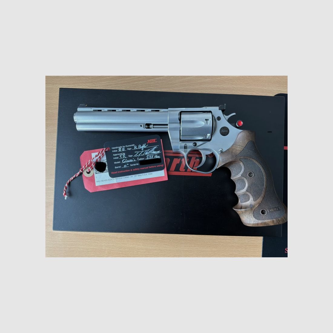 Korth Revolver Classic. 357 Mag 6“ plata raro
