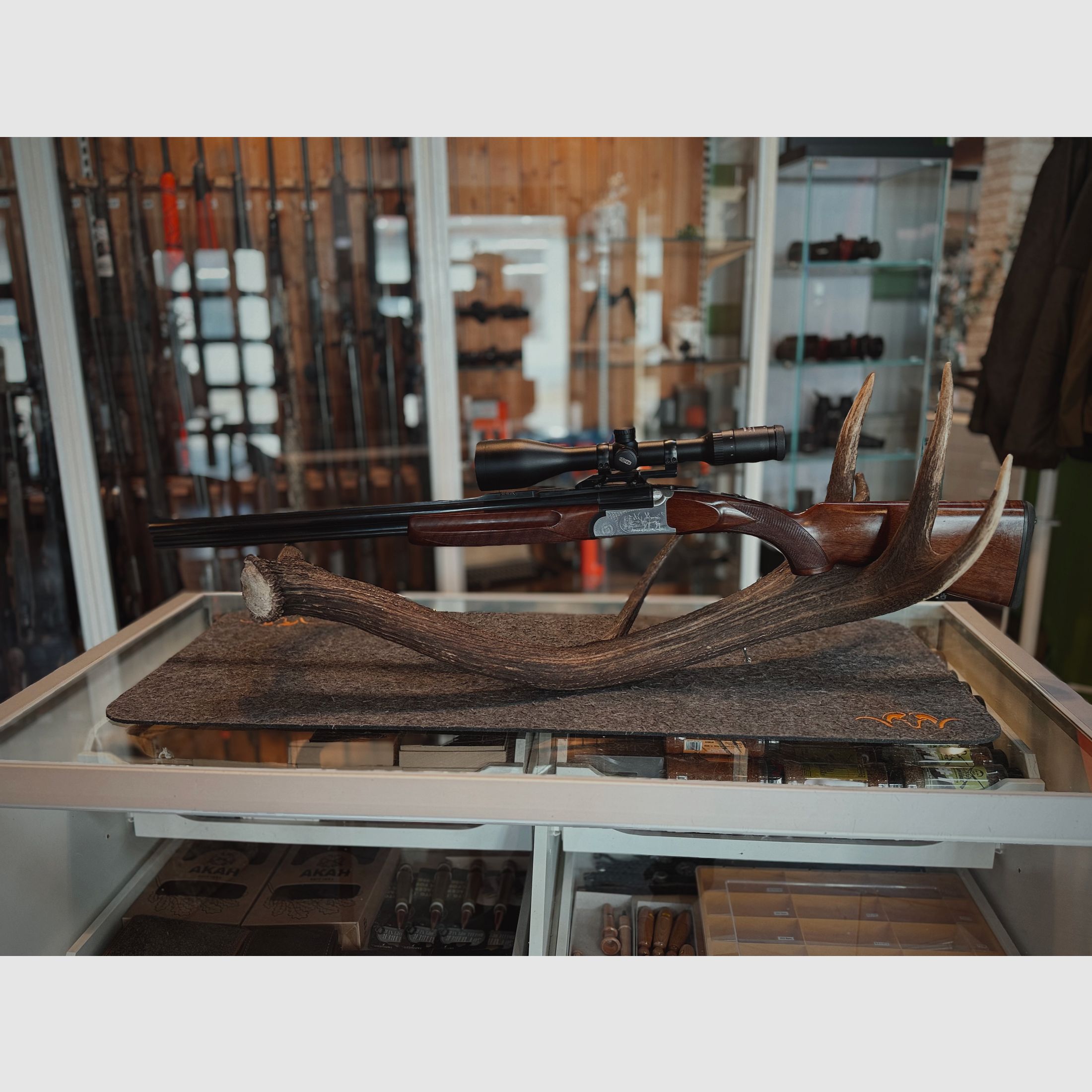 Sabatti BBF – 12/70 y 8x57 IRS – con cañón intercambiable 5,6x52R – Meopta Meostar R1 3-12x56 