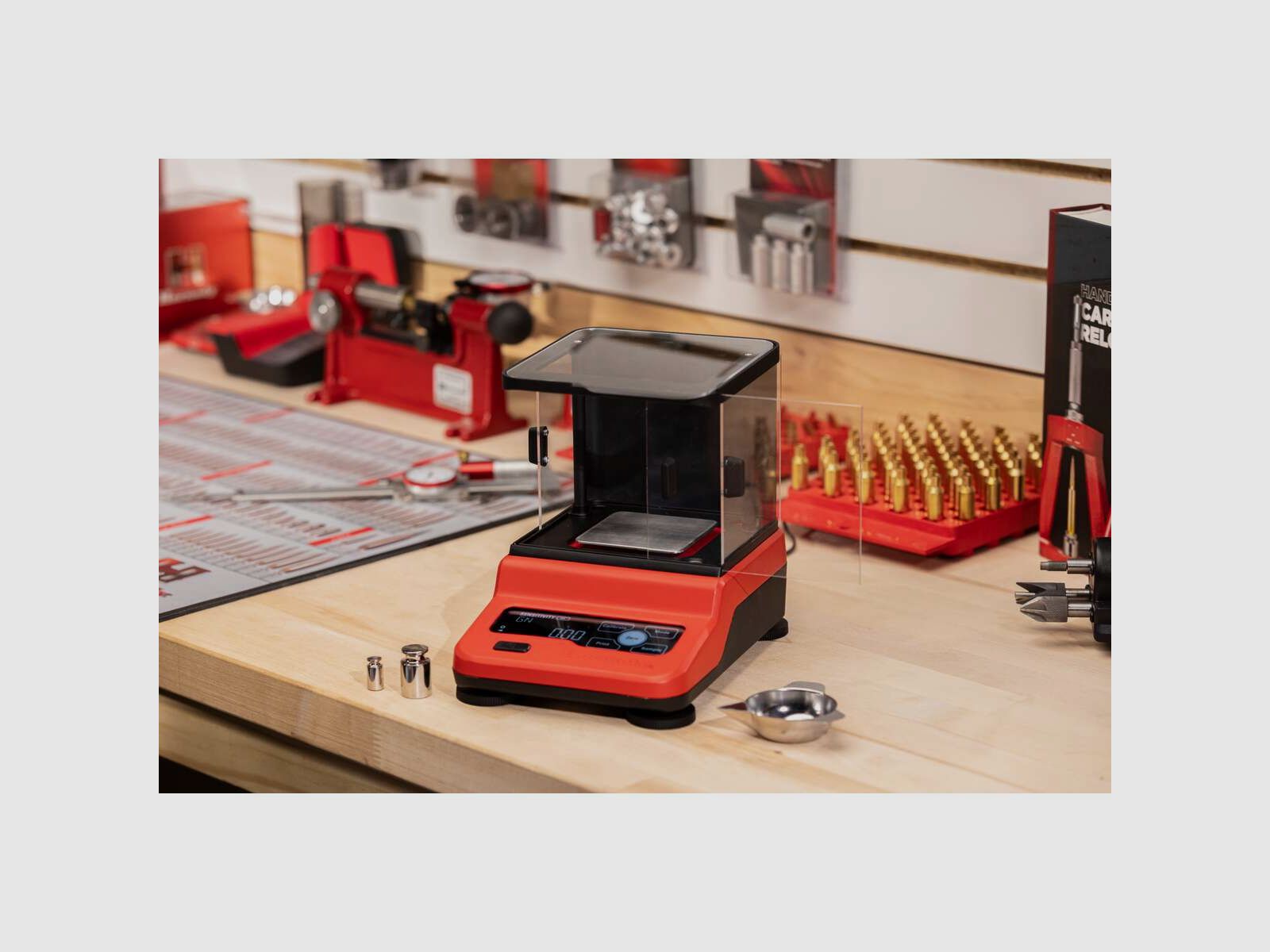 Hornady Precision Lab Scale / Balanza de laboratorio de precisión 220 Volt