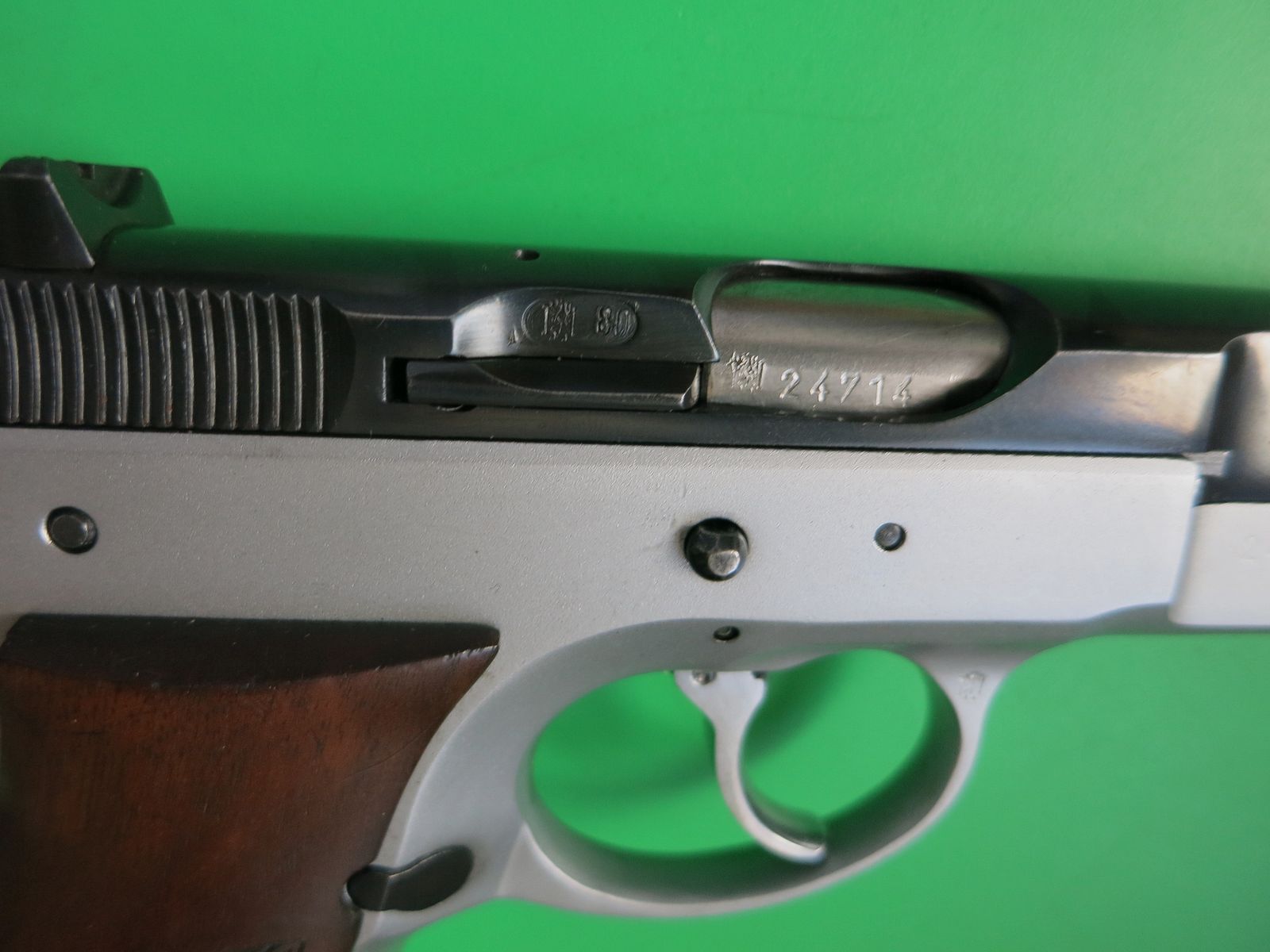 Brünner CZ75 DUO TONE o ČZ 75 (Česká zbrojovka), semiautomatica. Pistola auto caricatore calibro 9 × 19 mm       #28
