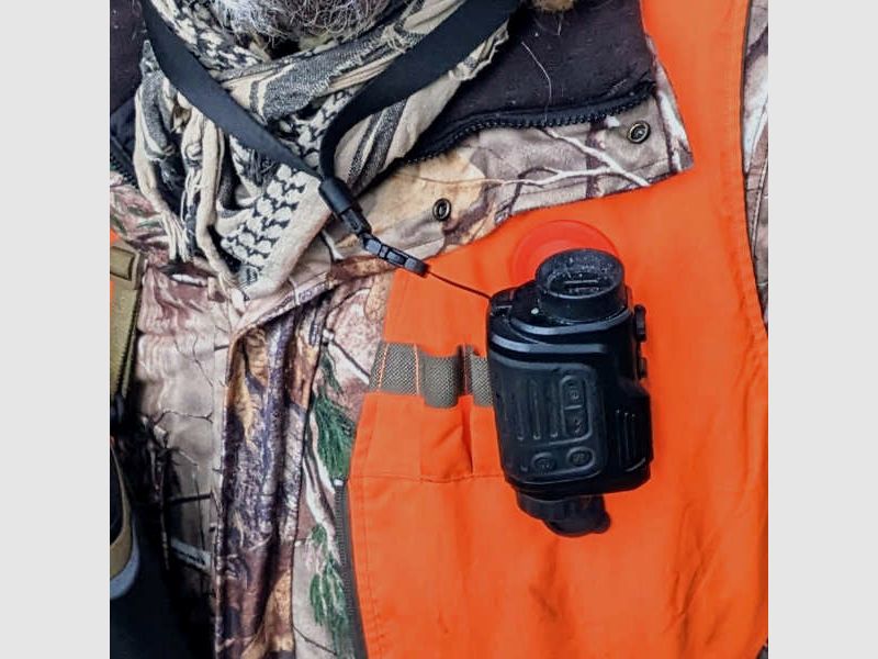 For Infiray FH25R/FL25R and identical - magnetic holder for attachment to clothing.