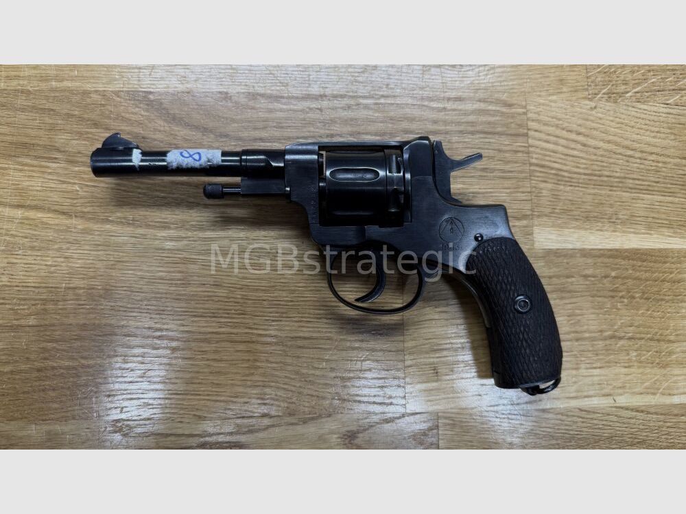 Izhvesk Nagant Revolver 1943 Red Army 7.62mm Nagant / Izhmash