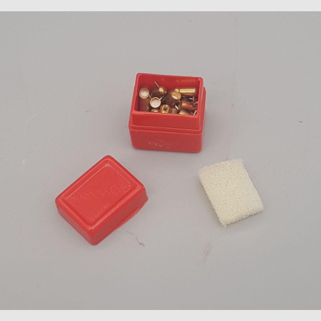 Rote Dose Original Xythos Pistole Knallkapseln Munition 2 mm. Kartuschen Pinfire Gun Caps Stiftfeuer