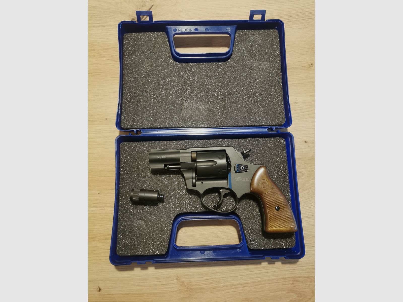 Röhm RG 89 mit Abschussbecher für Signalmunition 