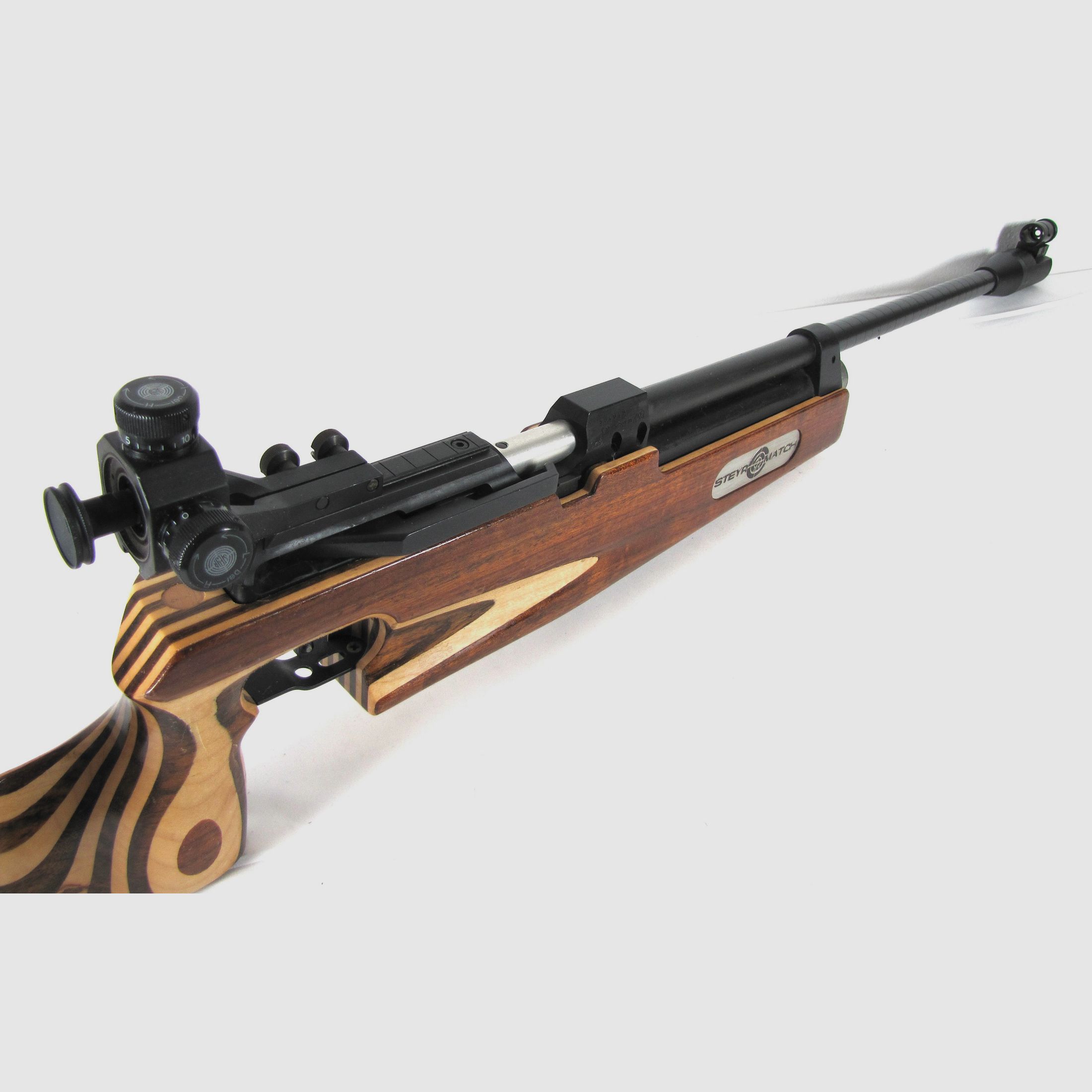 Match-Luftgewehr Steyr LG 88 CO2.