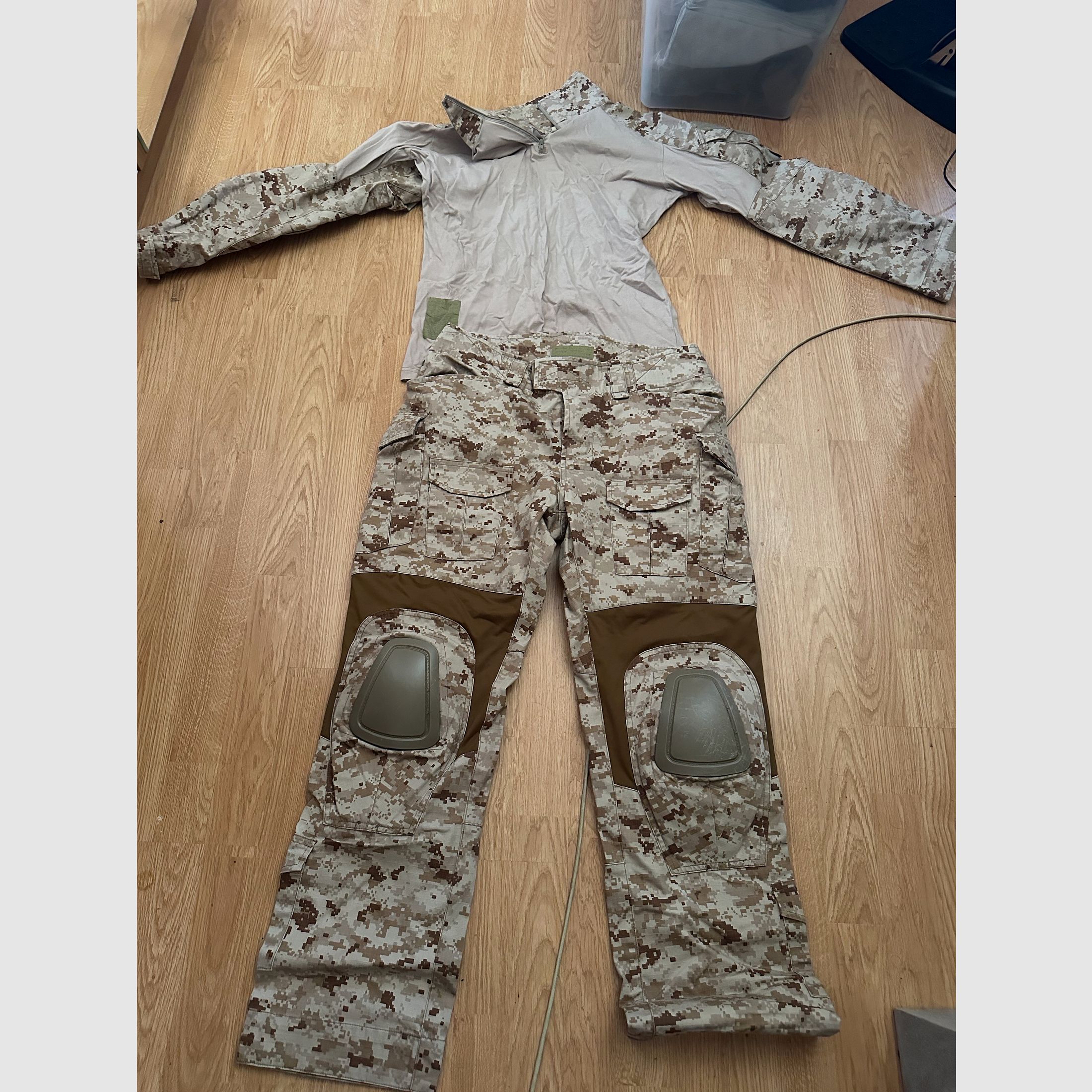 Helm-Hose-Bluse-Weste 