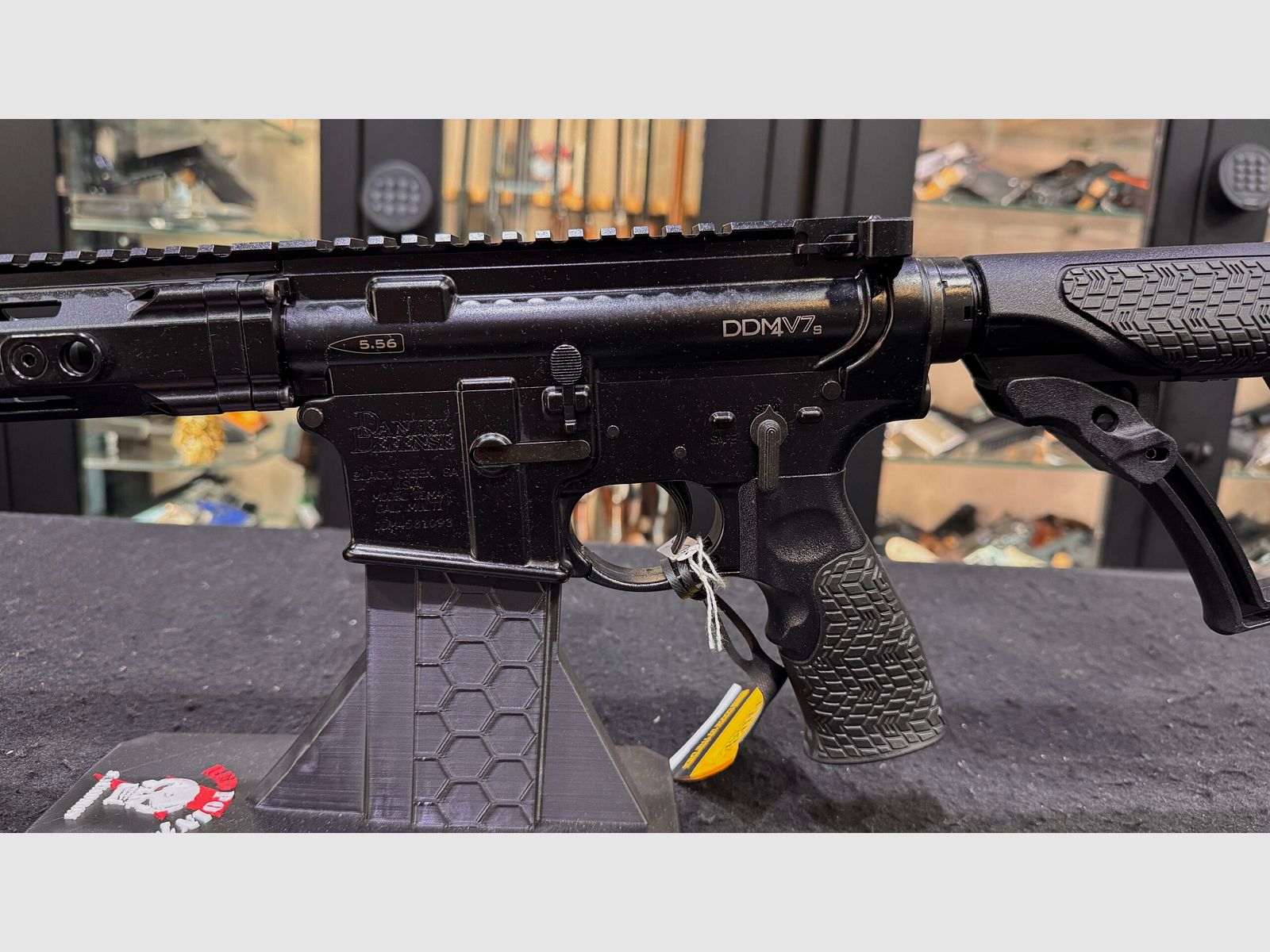 Daniel Defense DDM4 V7 S, image 4 of 9