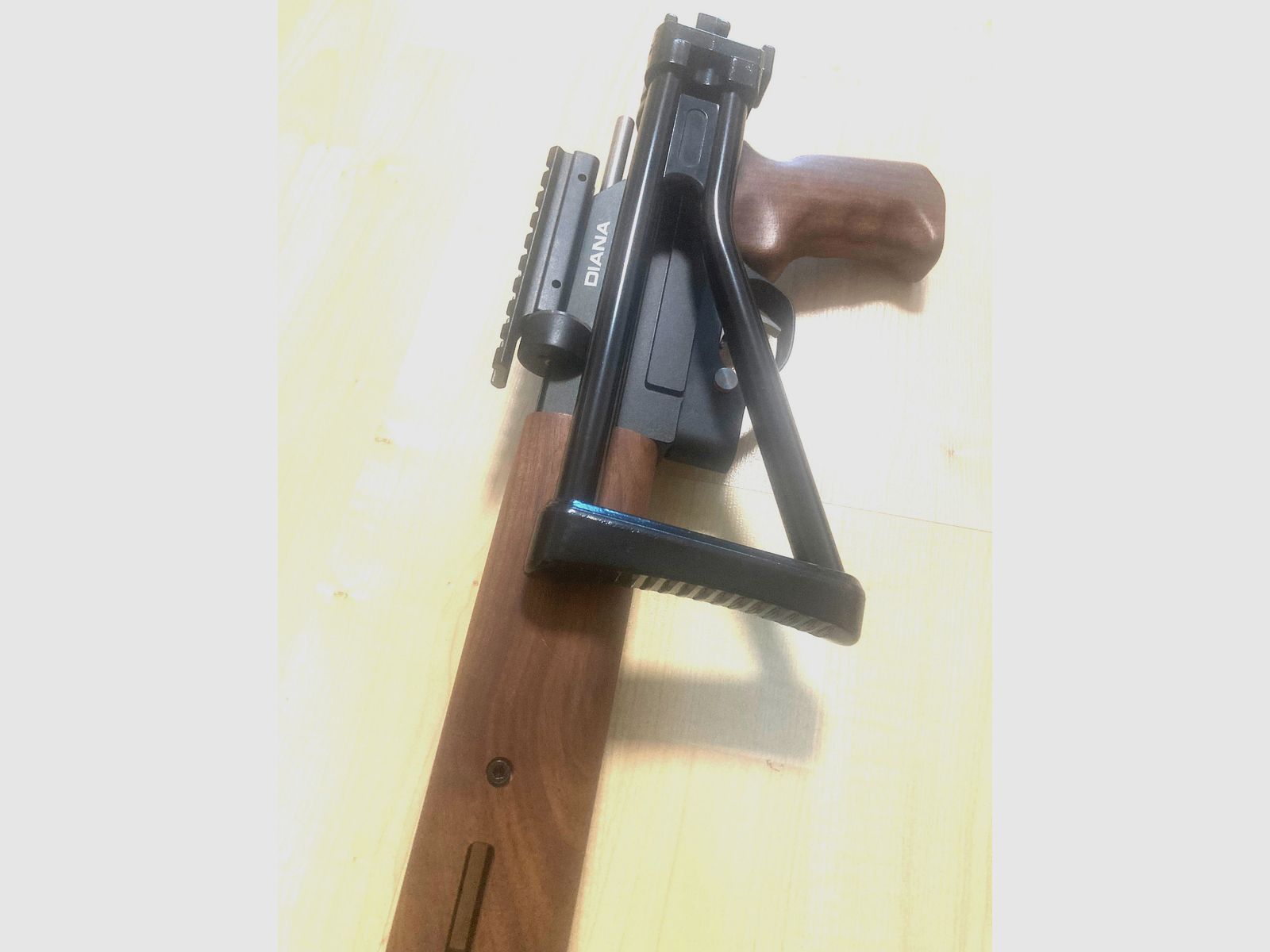 Carabina ad aria compressa Diana Stormrider "Paratrooper Classic" con sistema di stock pieghevole in alluminio stile WW2/50s, F libera da 18 anni con kit export 35J, immagine 4 di 8