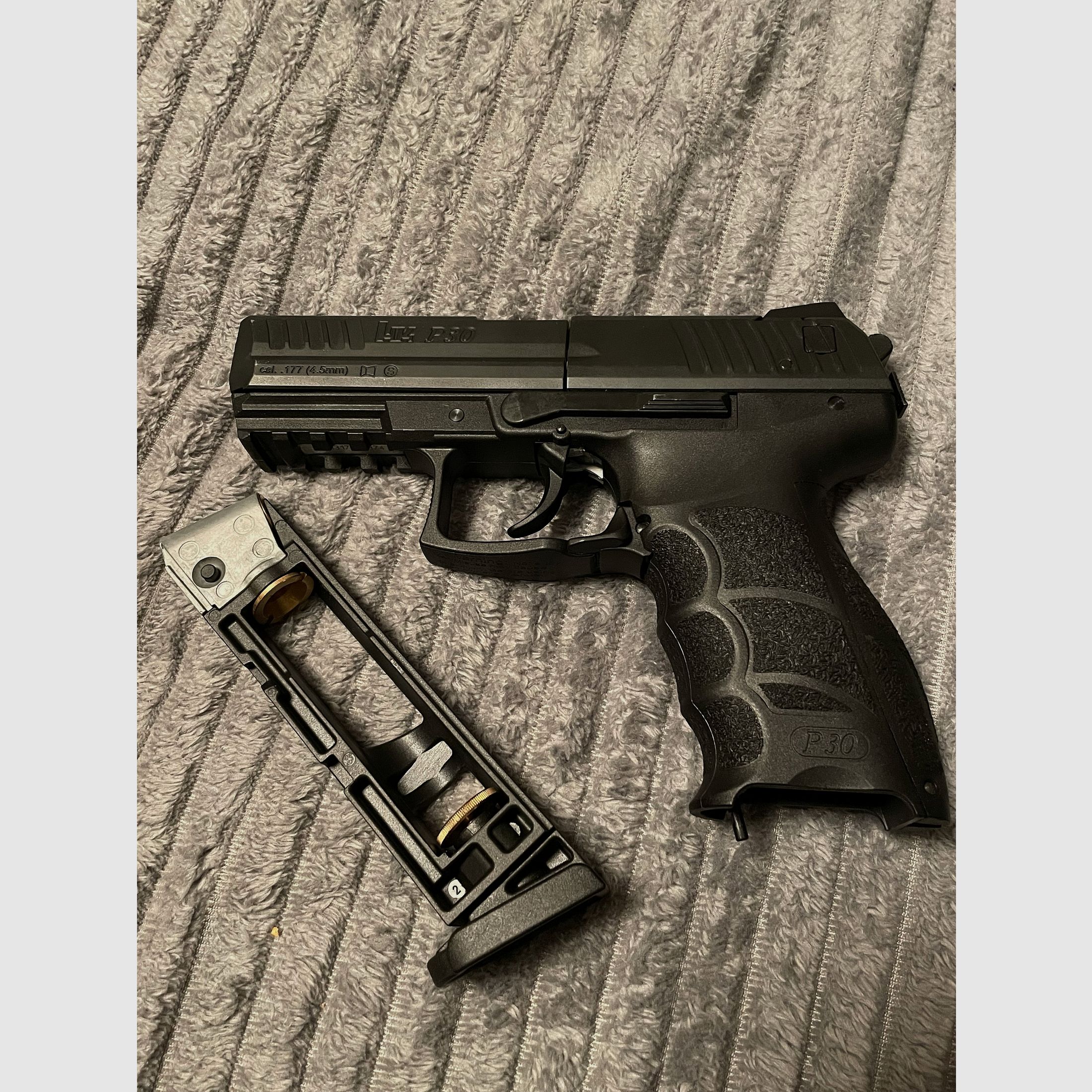 Umarex Heckler&Koch P30, CO2 4,5mm(.177 cal.) Diabolo & 4,5mm(.177cal.) BB