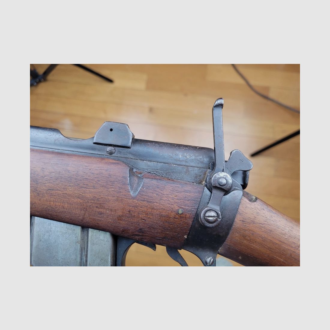 Seltenes englisches Gewehr Lee Enfield MKIII (UND NICHT MKIII(*) !) – Cut-off UND Volleyvisier – SEHR seltene Herstellung B.S.A 1914 ! Originalkaliber 303 Brit. – vollständig einheitlich nummeriert – Einheitsscheibe – MUSEUMSZUSTAND !, Bild 17 von 40