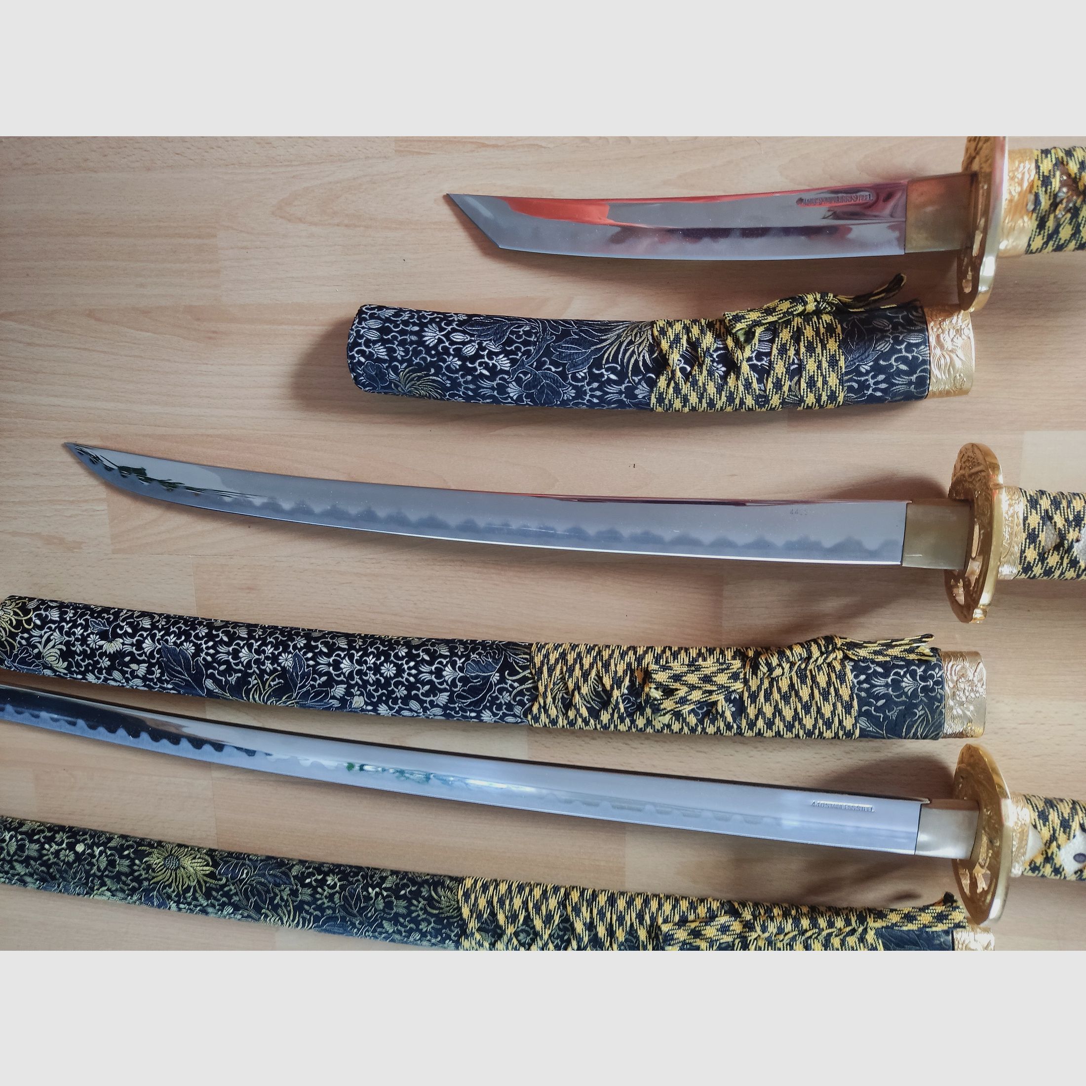 Sabres, ensemble d'épées, épée japonaise