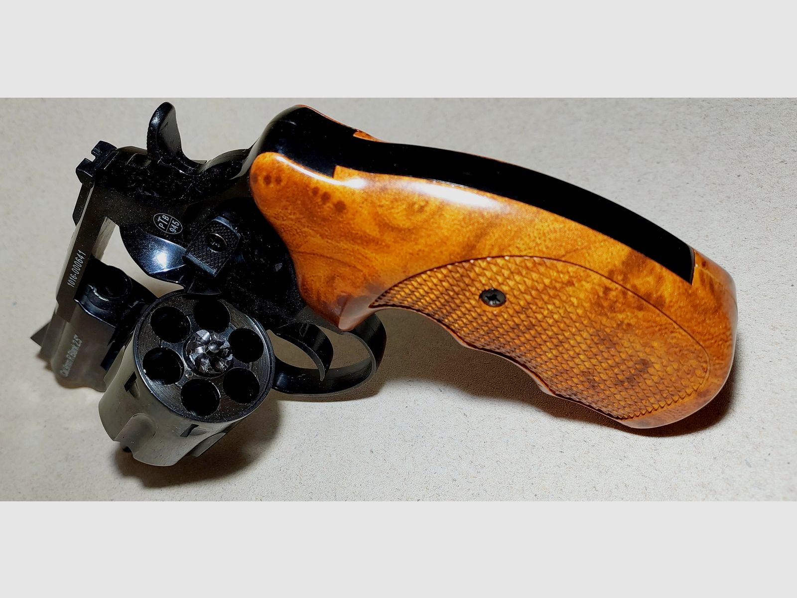 Zoraki R1 2,5 Zoll black Shiny mit Holzgriffoptik  Special  Revolver Kal. 9mm R.K. brüniert (PTB 945) Stahltrommel 