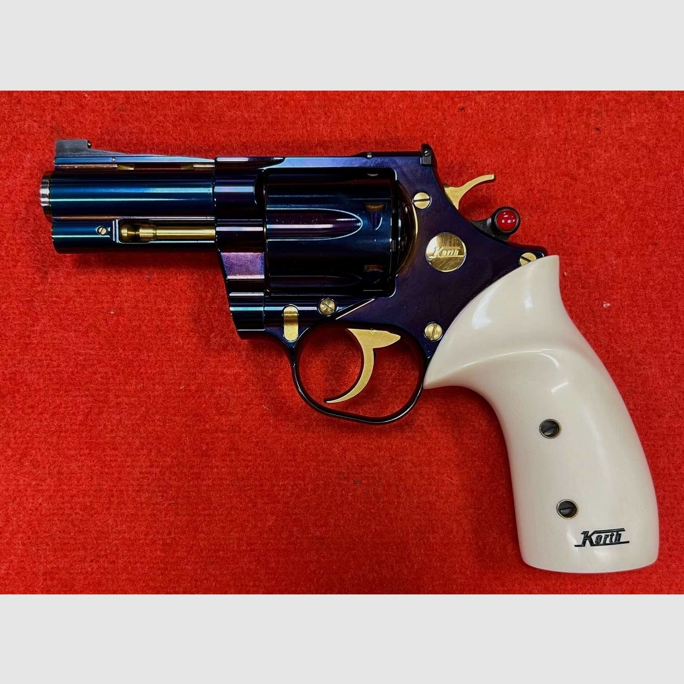 Korth Revolver Classic Glossy Blue Plasma 3″ Kal.357 Magnum, afbeelding 1 van 16