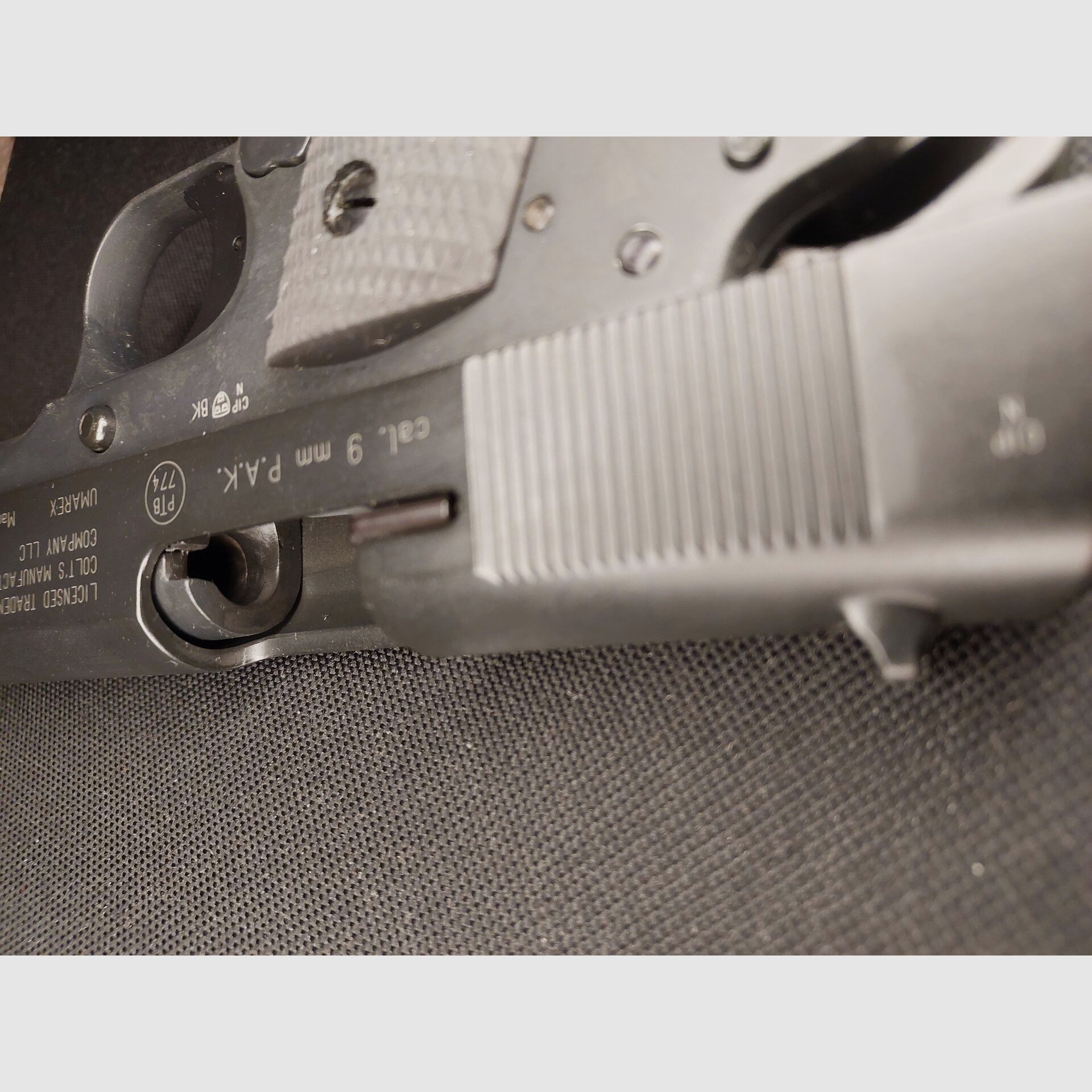 Colt Government 1911 A1 Schreckschuss Pistole 9mm P.A.K. (PTB 774) neuwertig!