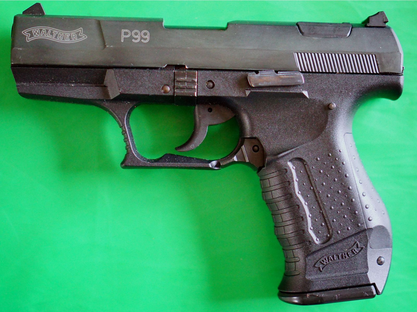Walther P99 blank firing pistol 9mm P.A.K. (PTB 637) with pancake holster