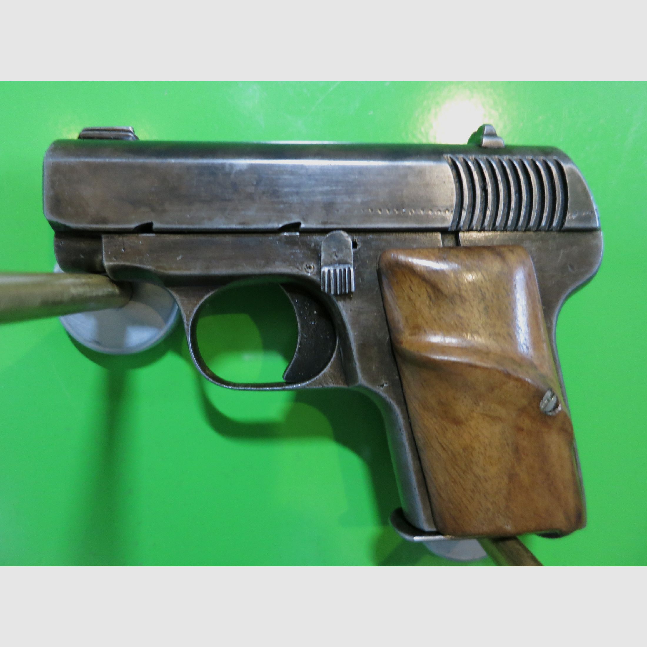 Halbautomatische  Astra Modell 200 (?), Lady-Gun im Westentaschenformat,  7,65mm Browning       #71-