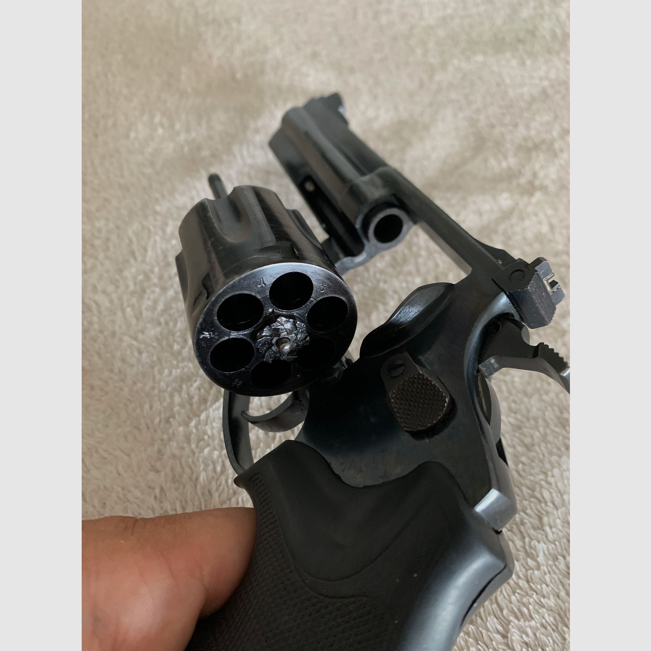 <Vendi revolver Rossi .357 Mag