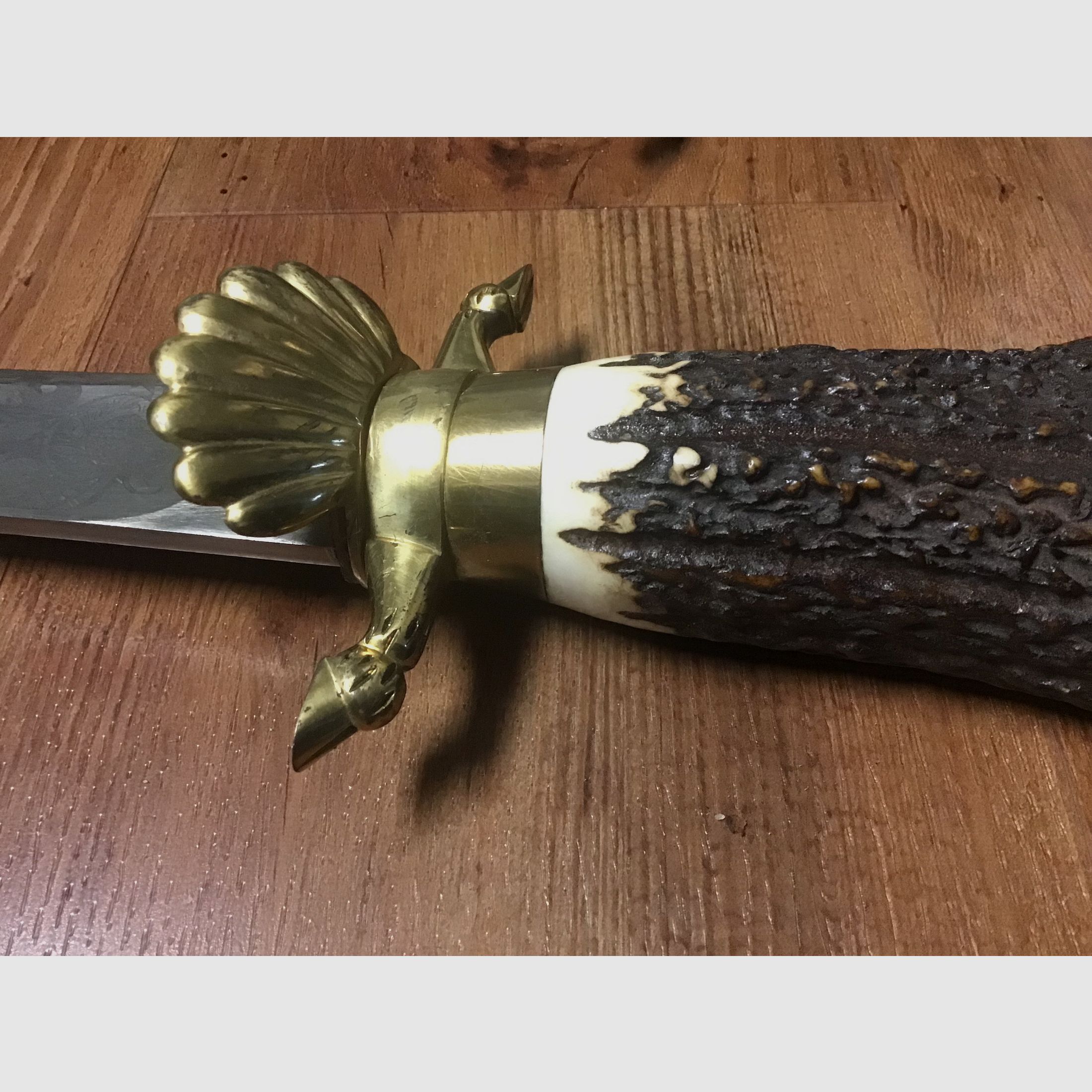 2 beaux couteaux de chasse presque épées avec l'inscription Vivat Diana