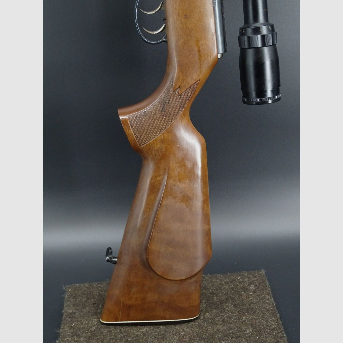 Anschütz 1415 / 1516 calibro .22lr ZF Bushnell 3-9x40 1415 / 1416