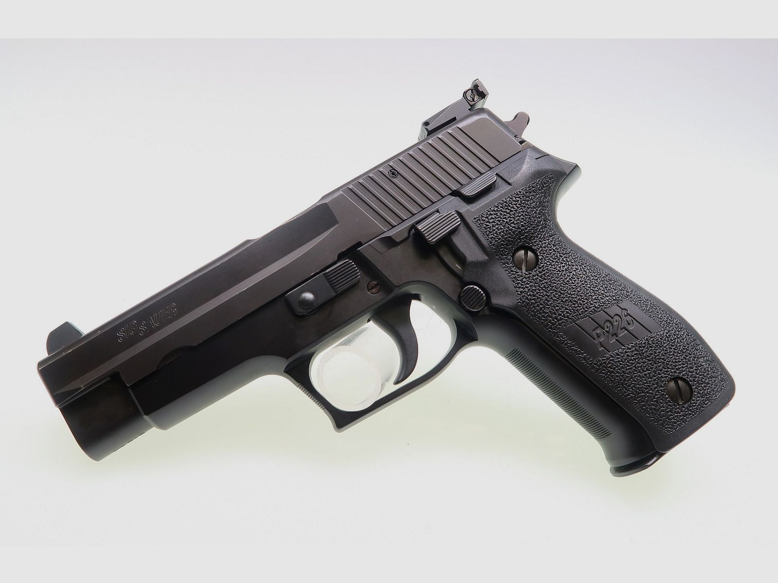 Sig Sauer P226 9mmLuger