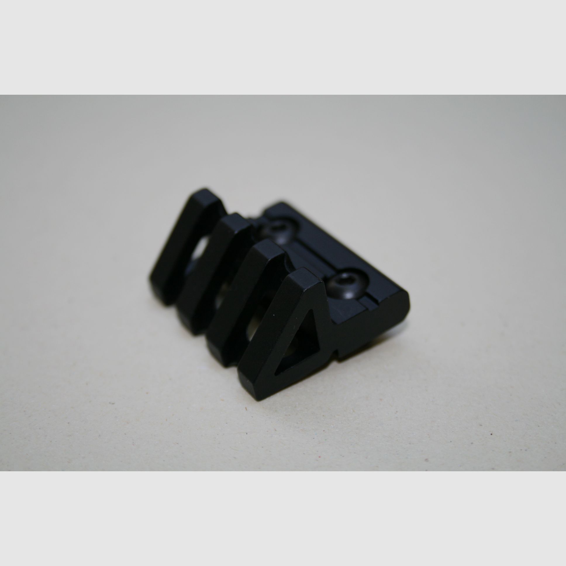 Rail Picatinny inclinato a 45° per handguard Keymod, immagine 1 di 2