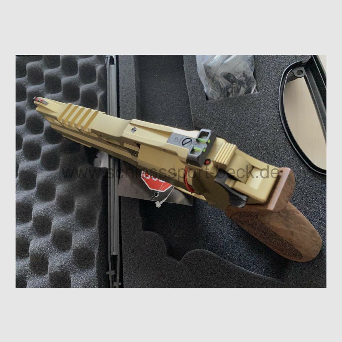 Chiappa Rhino Revolver 60DS (Gold PVD) 357MAG/6"BBL