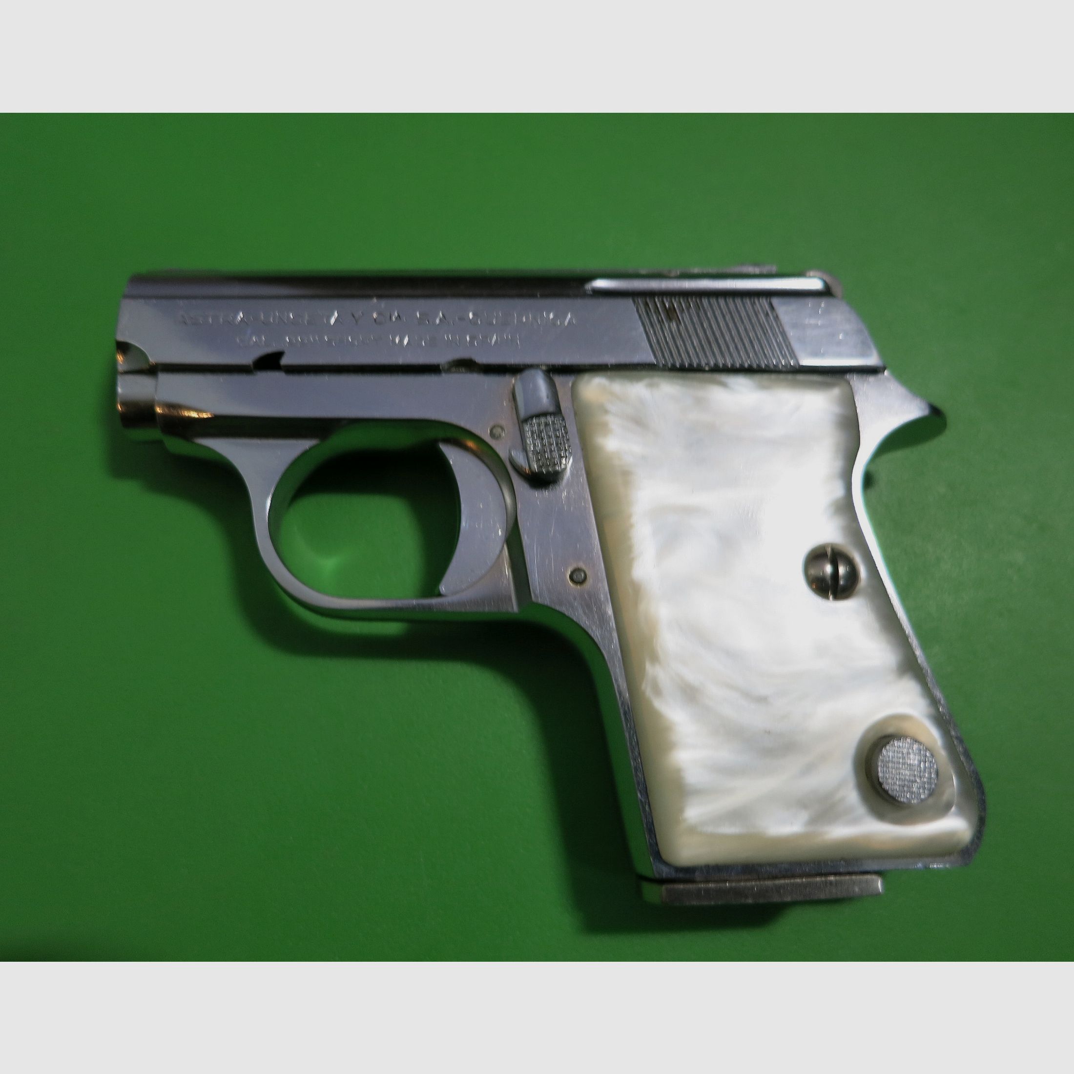 Astra 2000 CUB kal. 22 krótki, niklowana seria specjalna #61-