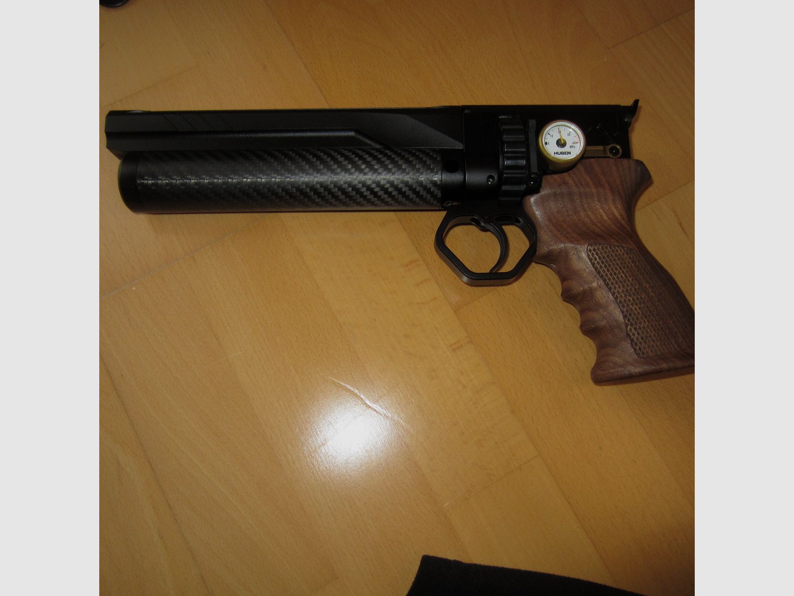 Air pressure pistol Huben GK 1 with matching silencer - as good as new, up to 7.5 Joules