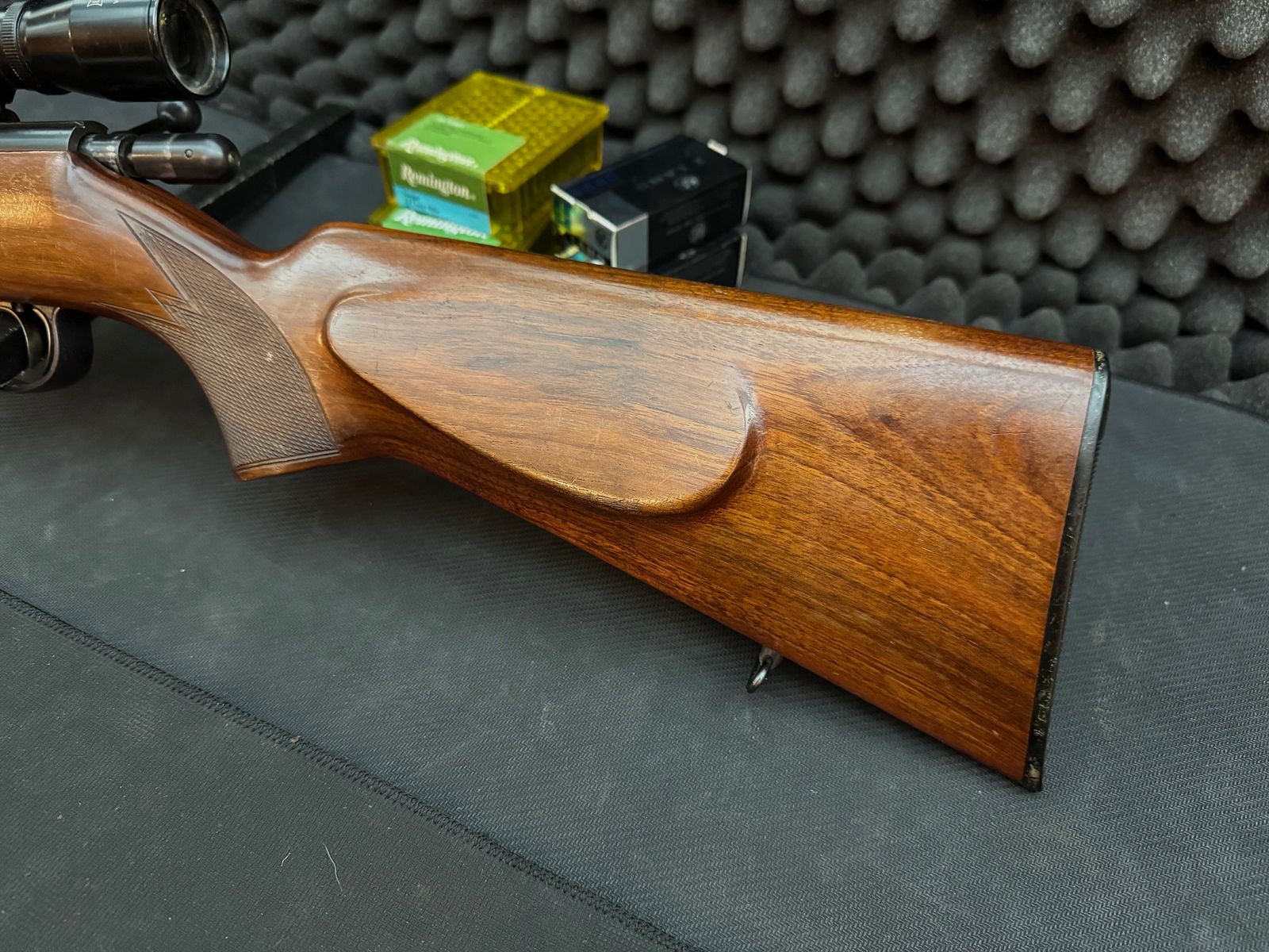 Anschütz Einzelladerbüchse .22lr mit Zielfernrohr 4x32