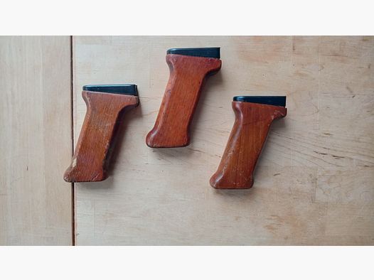 Originele Hongaarse AMD-63 pistoolgrepen van beukenhout // AMD 65 AKM grip beukenhout
