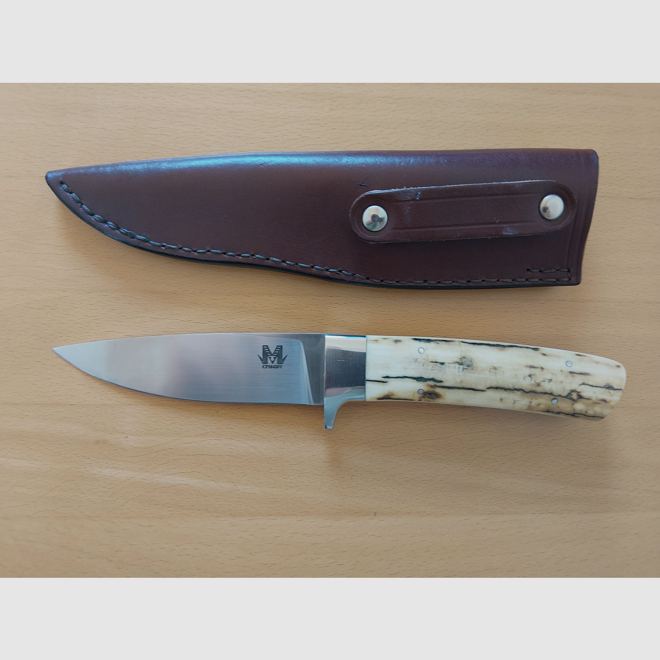 Handgefertigtes Jagdmesser, Stahl CPM 420V, Griffmaterial aus Mammutelfenbein