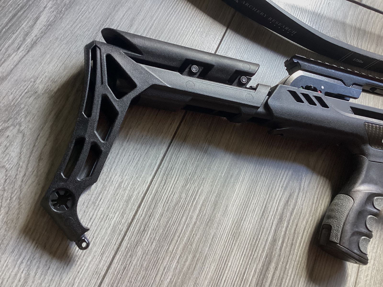 EK Archery Jag II Pro 175 lbs 260 FPS + red dot