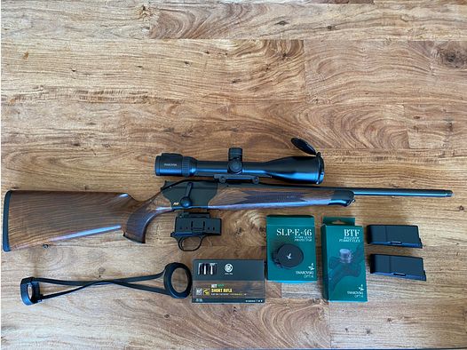 Blaser R8 Holz Standard mit Swarovski Z8i 2,3-18x56 P SR  Abs. 4A-I