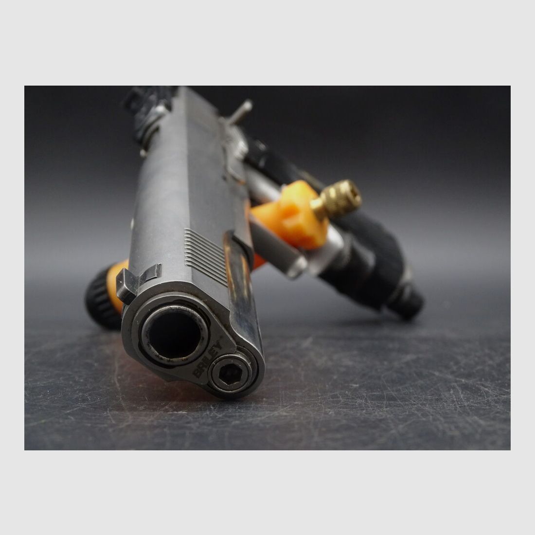 Safari Arms 1911 6" kaliber .45 Auto z celownikiem Aristocrat 1911 6"