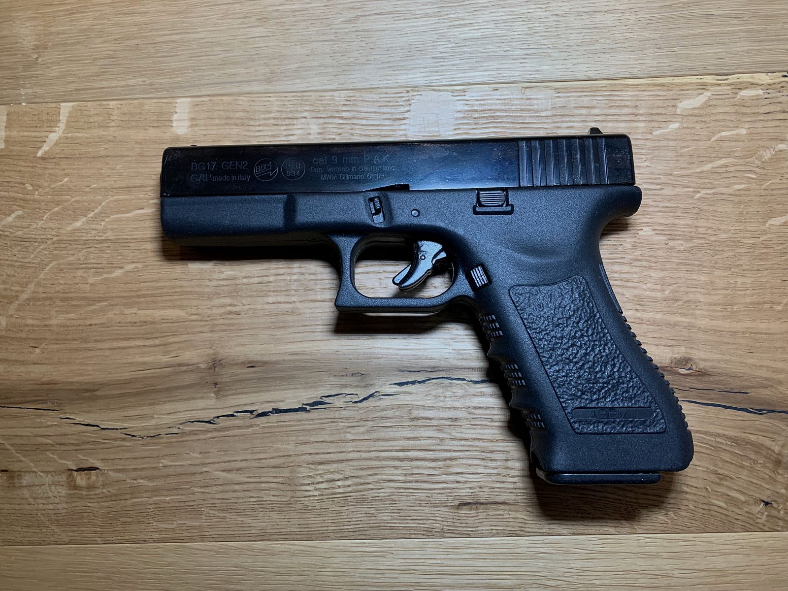 Glock BG 17 GEN2 9mm P.A.K. signal pistol