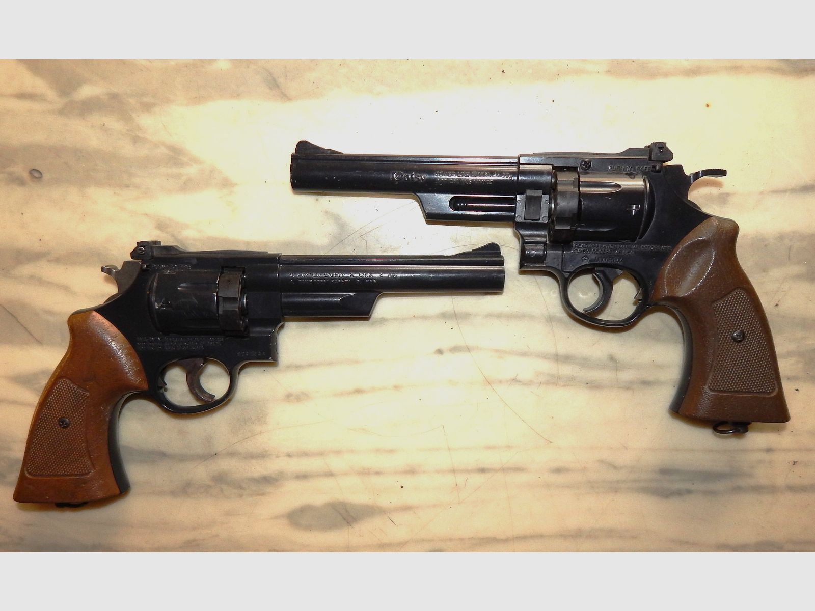 Daisy 44 Co2 Revolver / vintage, 2 Stk.