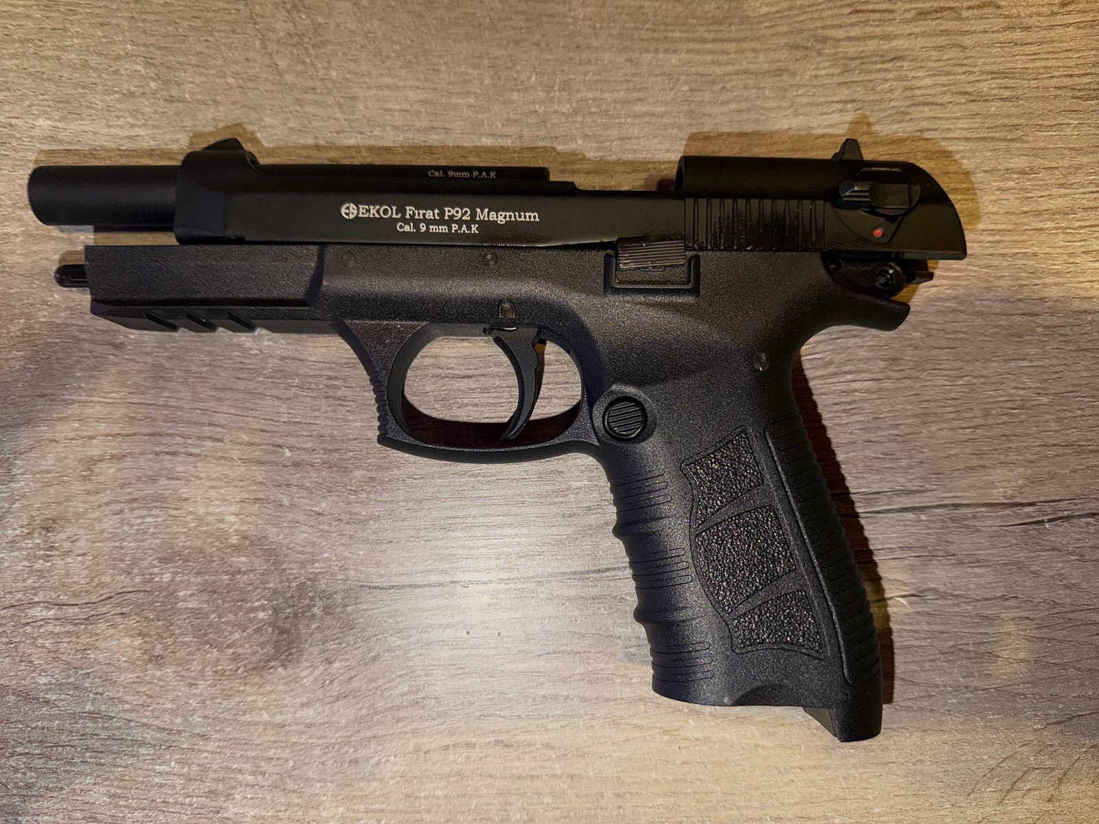 EKOL P92 Magnum Schreckschuss 9mm PAK +43 Schuss