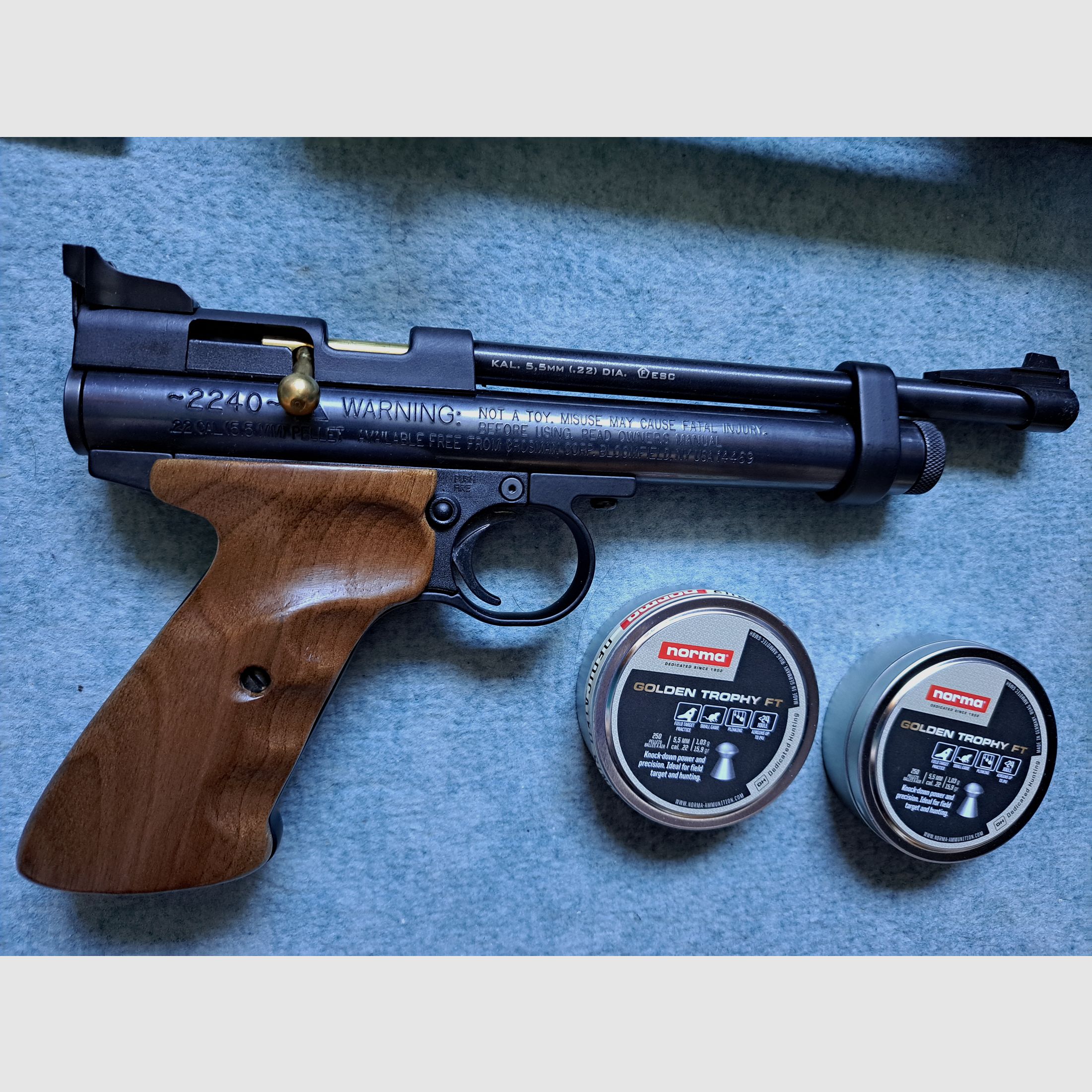 Crosman 2240 - 5,5mm Diabolo Co2 Pistole (SET mit Holzgriffen)