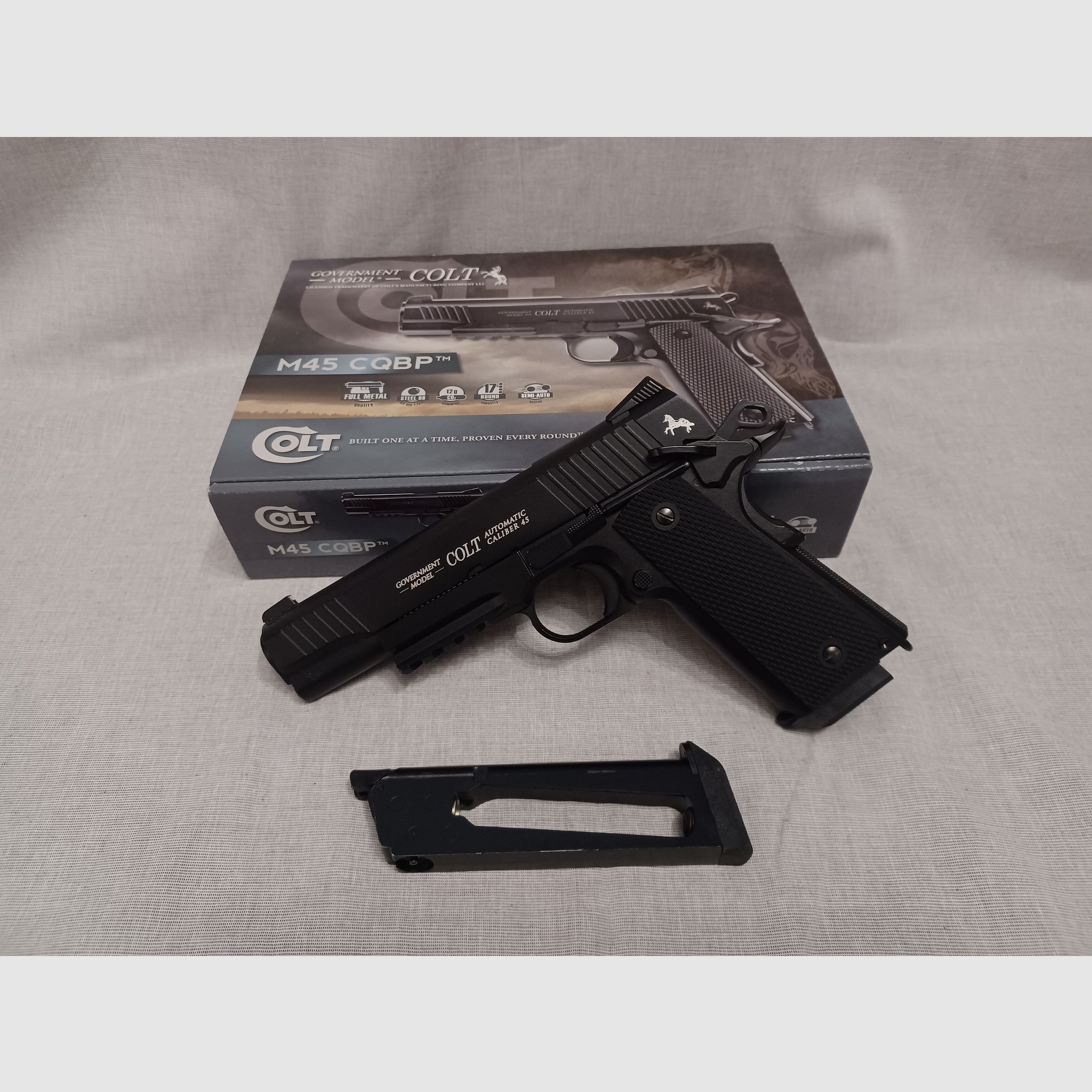 Colt M45 CQBP / 4,5 mm BB / BlowBack / CO2 / Pistole / OVP (40)