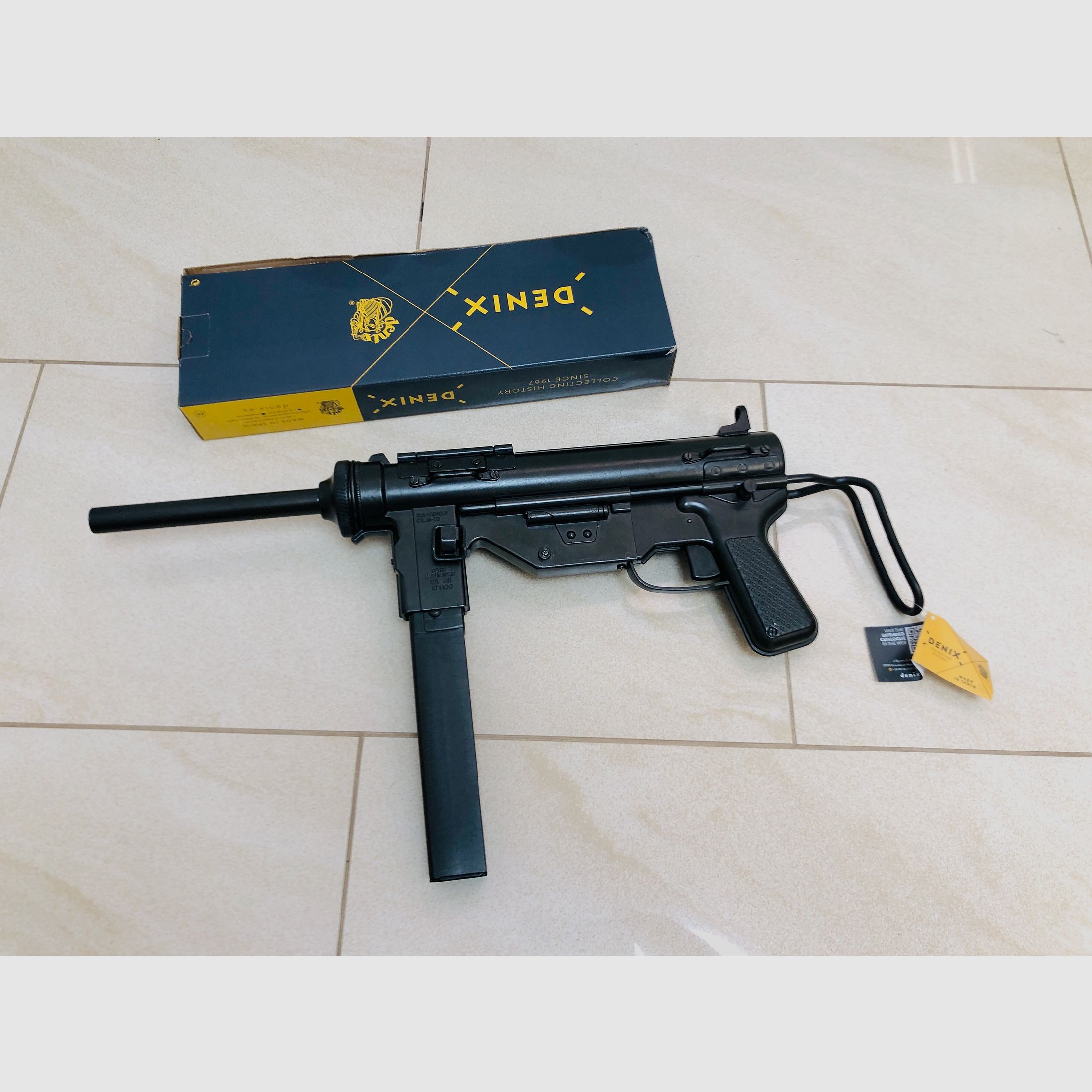 ••• Arma decorativa / arma modello pistola mitragliatrice US M3 / Greasegun / NUOVA + confezione originale •••