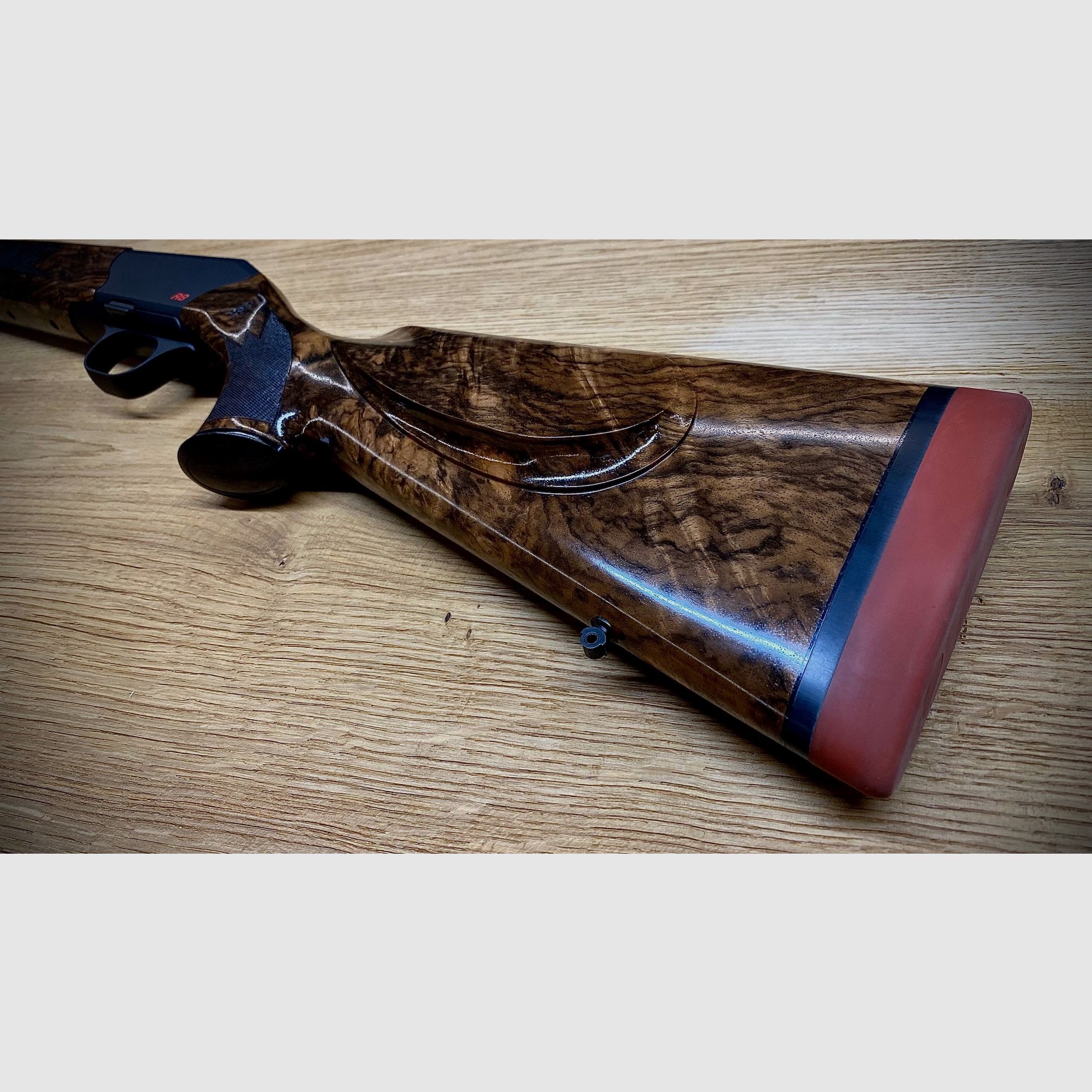 Blaser R8 Safari Schaft mit Gehäuse-System / HK7 / rote Schaftkappe / Finanzierung möglich!