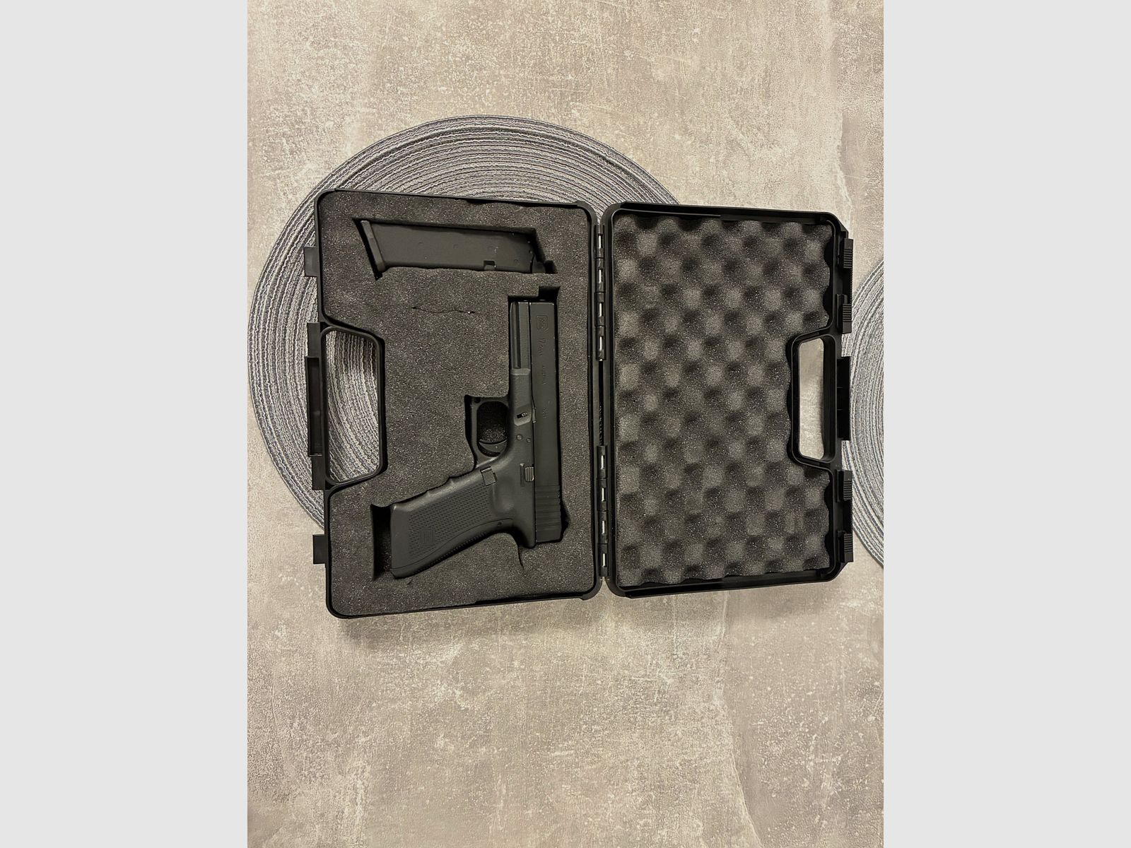 Glock 17 Gen. 4 Airsoft avec culasse en métal GBB 6 mm BB noire, image 3 sur 14