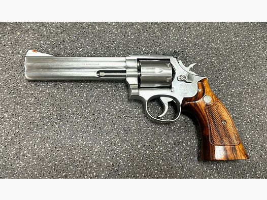 S&W Smith & Wesson	 M686-1